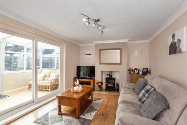 23 Barden Park Rd, TN9 1XD 005.jpg