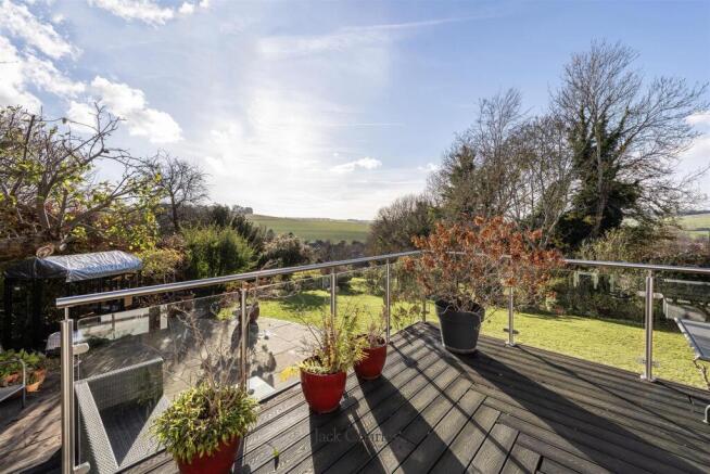 Whiteposts, Gorse Hill, DA4 0JU 007.jpg