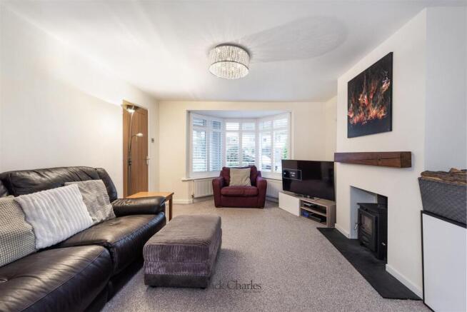 33 Wealden Close, TN11 9HB 003.jpg