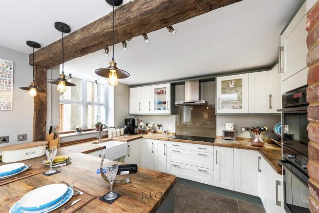 3 The Castle, TN11 0EG 007.jpg