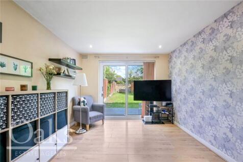 Dinsdale Gardens, South Norwood