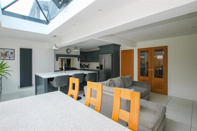 9017252-102368-133837434185224434-51cf19eb-8d63-56