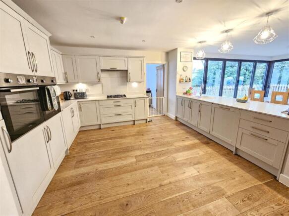 Kitchen Area.jpg