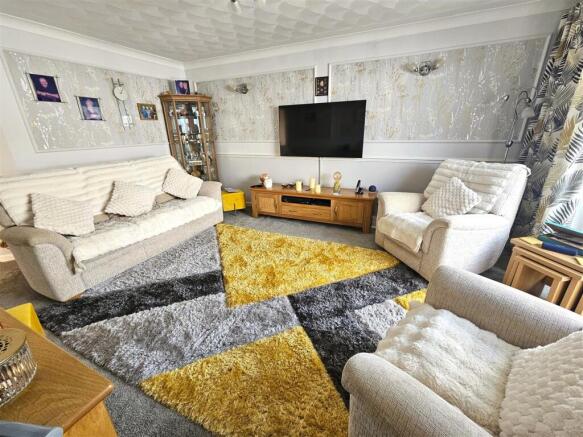 Sitting Room 1.jpg