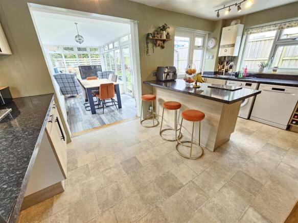 Kitchen Diner into Conservatory.jpg