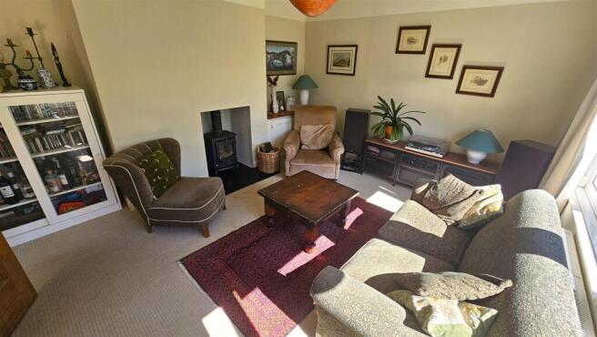 Living Room (3).jpg