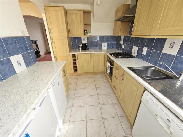 Kitchen (2).jpg