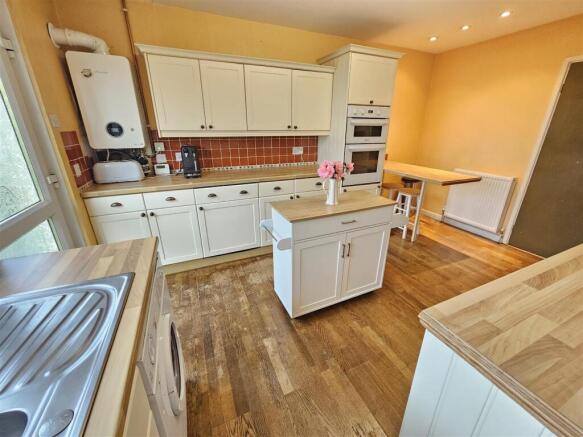 Kitchen Breakfast Room (2).jpg