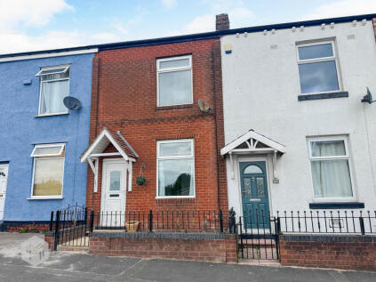 Manchester Road, Kearsley, Bolton, Greater Manchester, BL4 8QL