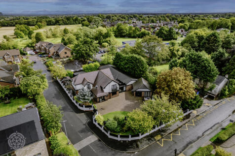 Twiss Green Lane, Culcheth, Warrington, WA3 4DQ