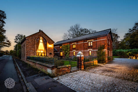 Lady Lane, Croft, Warrington, Cheshire, WA3 7AY