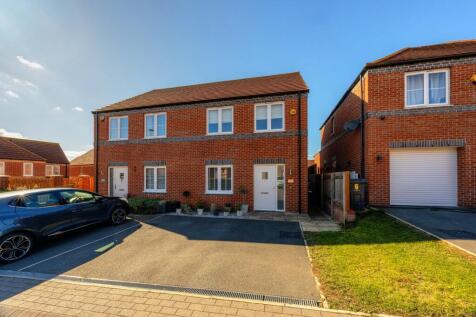 Hewer Way, Mapplewell, Barnsley, S75