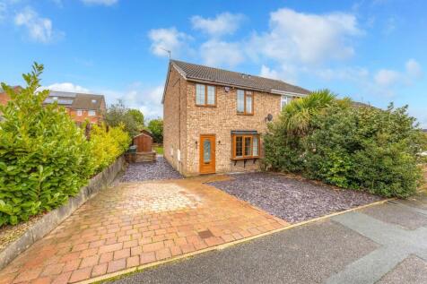 Sunningdale Drive, Cudworth, Barnsley, S72