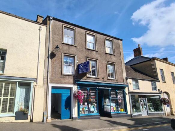 Flat 7, 27 Long Stre