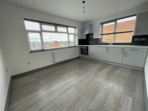 Open plan lounge/kitchen