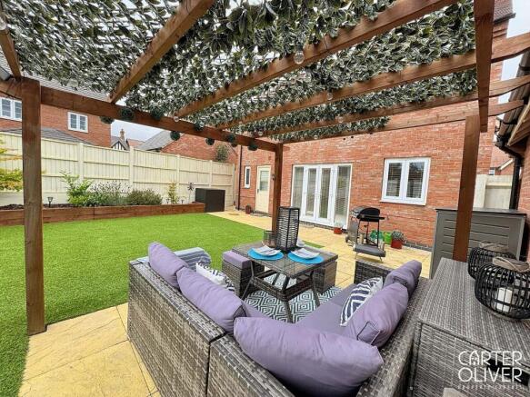 REAR ENTERTAINING AREA