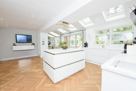 Holder Drive, Shoal Hill, Cannock, WS11 1TL