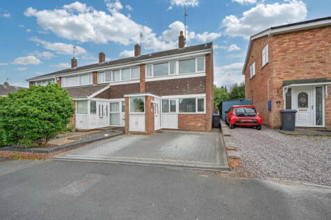 Ravenhill Drive, Codsall, WV8 1BL
