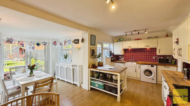 Kitchen/ dining room