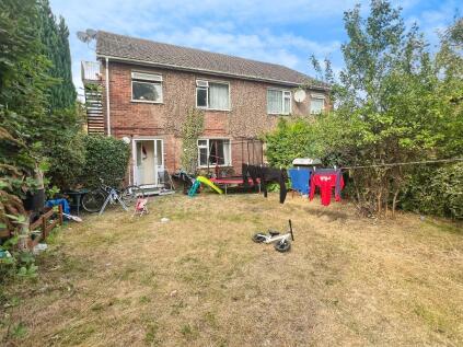 Lynn Road, Wisbech, Cambs, PE13 3DY