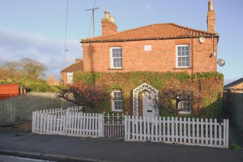 Woad Lane, Long Sutton, Spalding, Lincolnshire, PE12 9LD