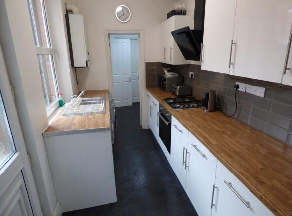 8 Grange Kitchen 1