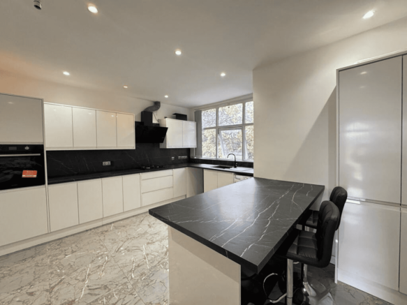 KITCHEN/DINER ONE