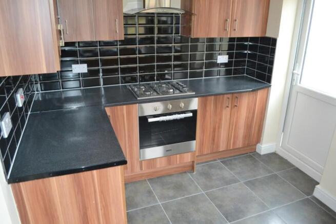 Kitchen 2 (Medium).JPG