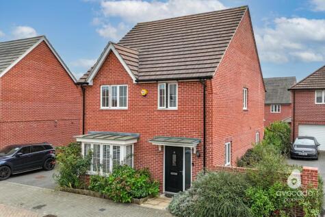 Newburgh Crescent, Shinfield Meadows, RG2