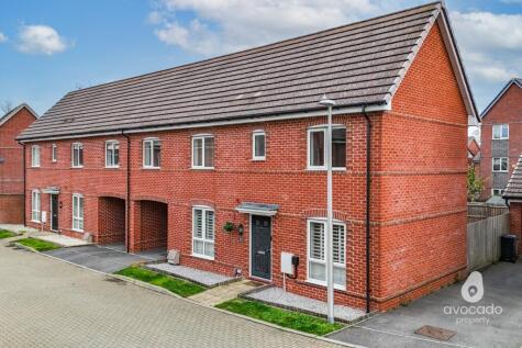 Albert Close, Spencers Wood, RG7