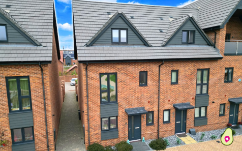 Hawthorn Drive, Crowthorne, Berkshire, RG45