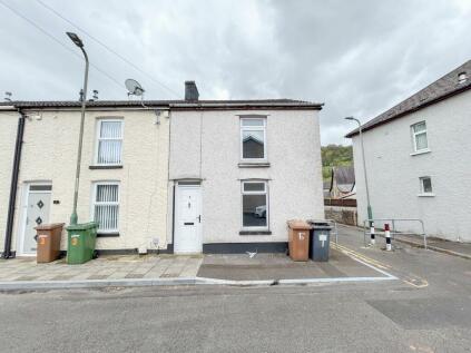 Risca - 2 bedroom terraced house for sale