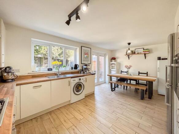 Kitchen/Dining Room