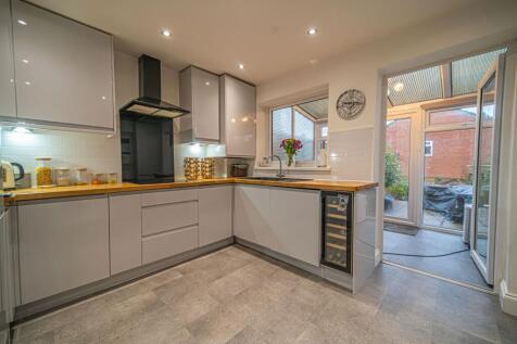 Cwm-Dylan Close, Bassaleg, NP10