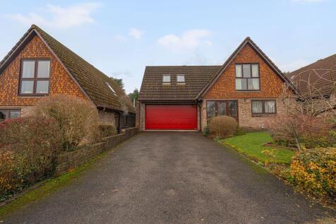 Tynewydd Farm Close, Pontnewydd, NP44