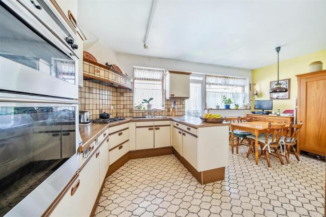 Kitchen Breakfast Room.jpg