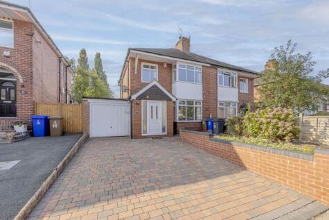 Earls Road, Trentham