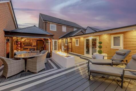 Thomas Davies Close, Trentham