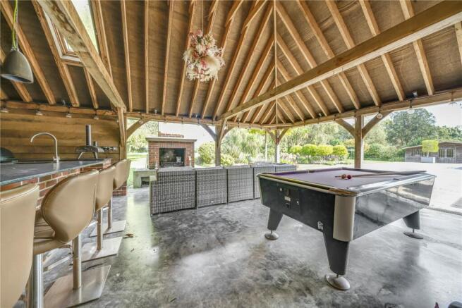 Outdoor Kitchen