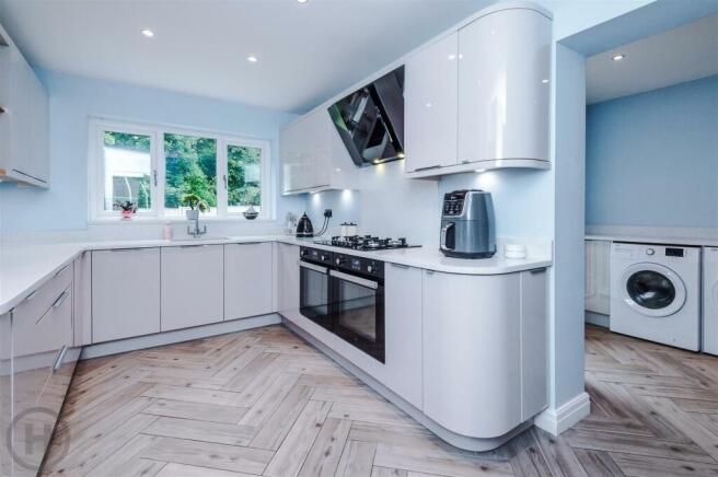 Kitchen (2).jpg
