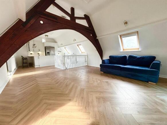 Lounge/Kitchen