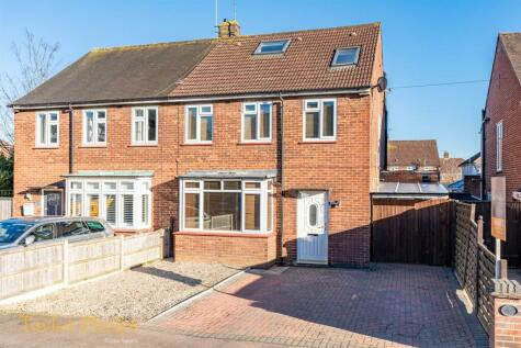 Forres Close, Hoddesdon - Chain Free