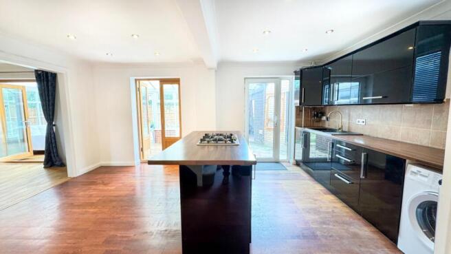 kitchen1a.jpg