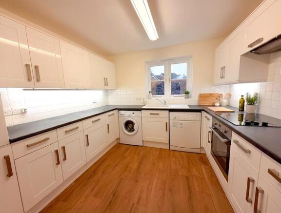 44b Walkern Road - Kitchen.jpg