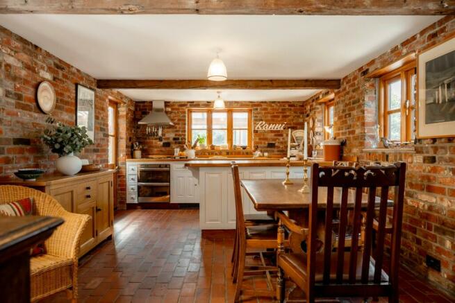 Kitchen/dining space