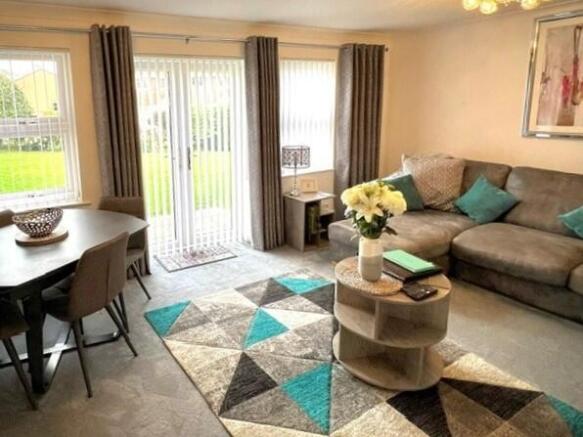 Lounge/Dining Room