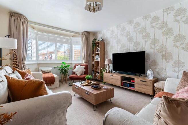 5 Hillview rose-003.jpg