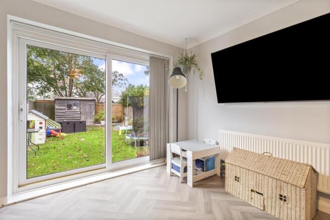 Shirley Close, 3-002.JPG