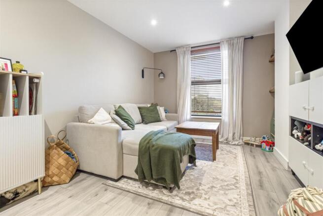 56 Columbia Housde-001.JPG