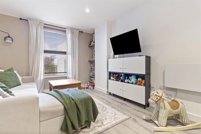 56 Columbia Housde-002.JPG